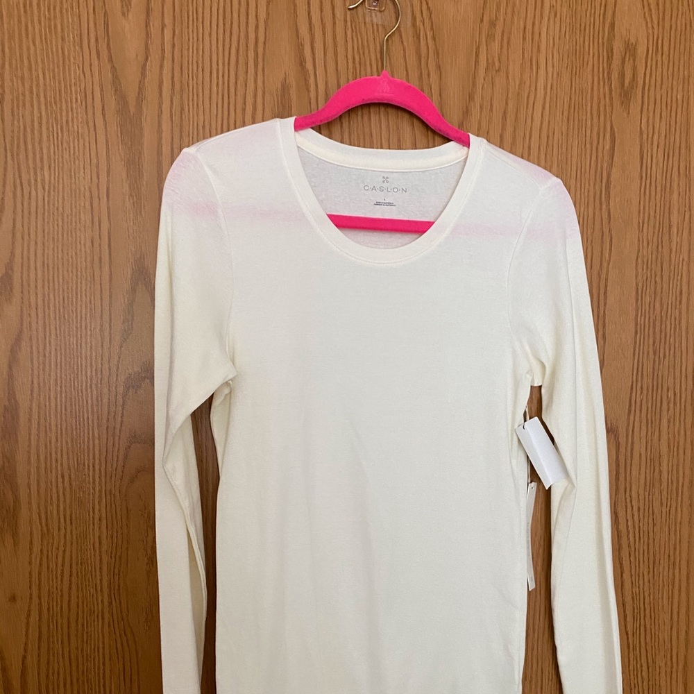 Lady’s white TEE